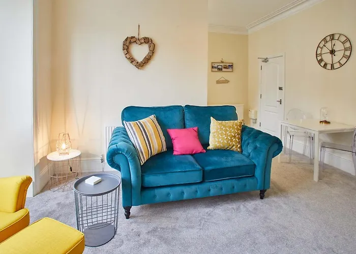 アパート Host & - The Funky Robin